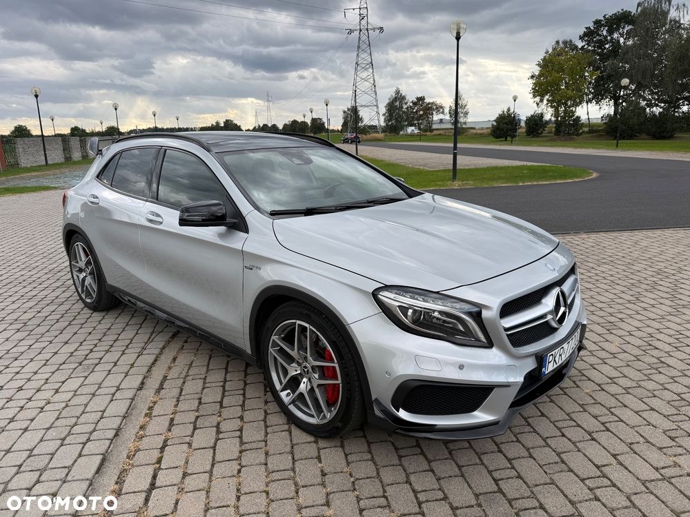 Mercedes-Benz GLA - 9