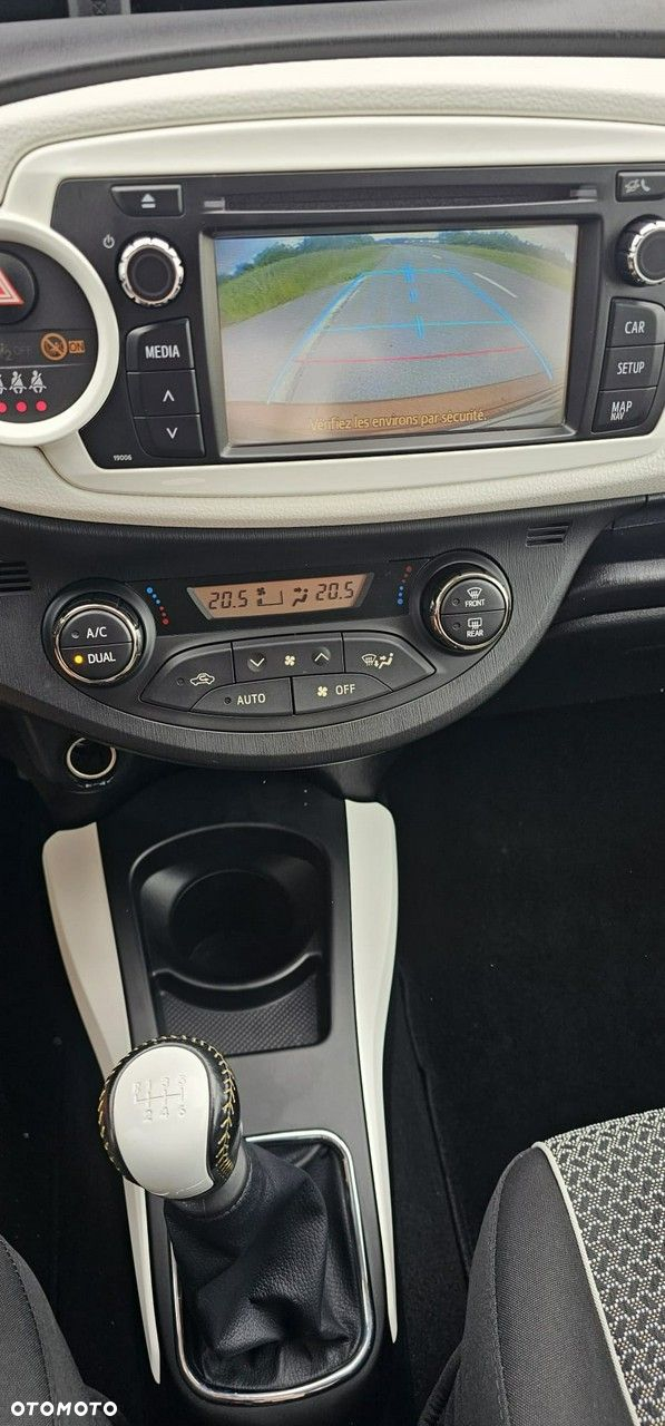 Toyota Yaris - 16