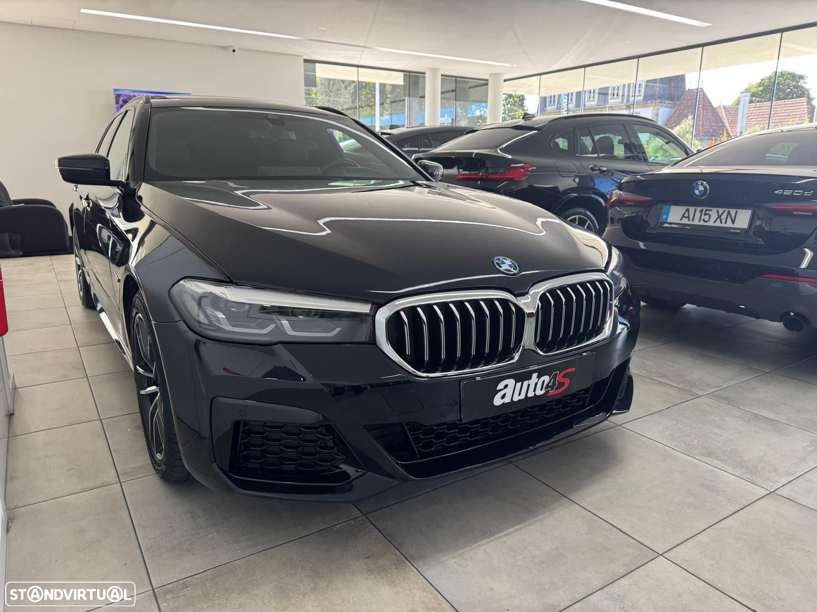 BMW 530 e Pack Desportivo M - 3