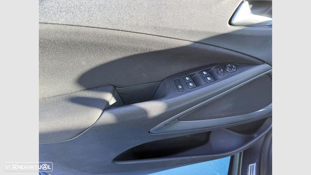 Opel Crossland 1.2 T Design & Tech - 9