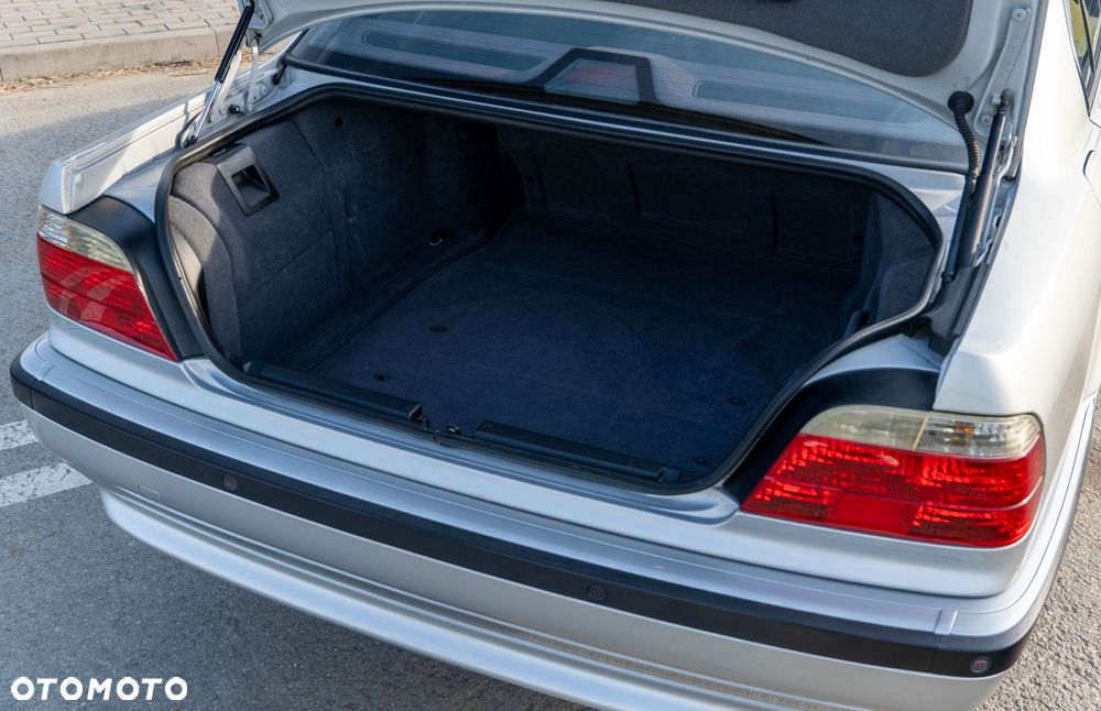 BMW Seria 7 740i - 9