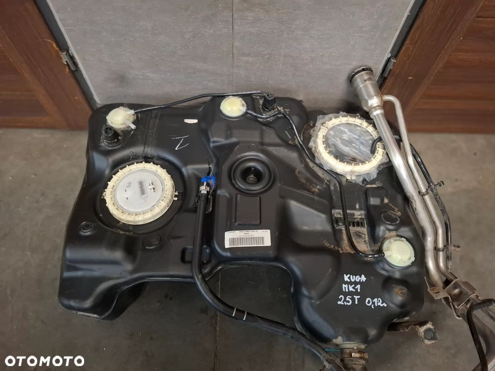 Zbiornik paliwa bak 4x4 2,5T Ford Kuga Mk1 2012 rok - 2