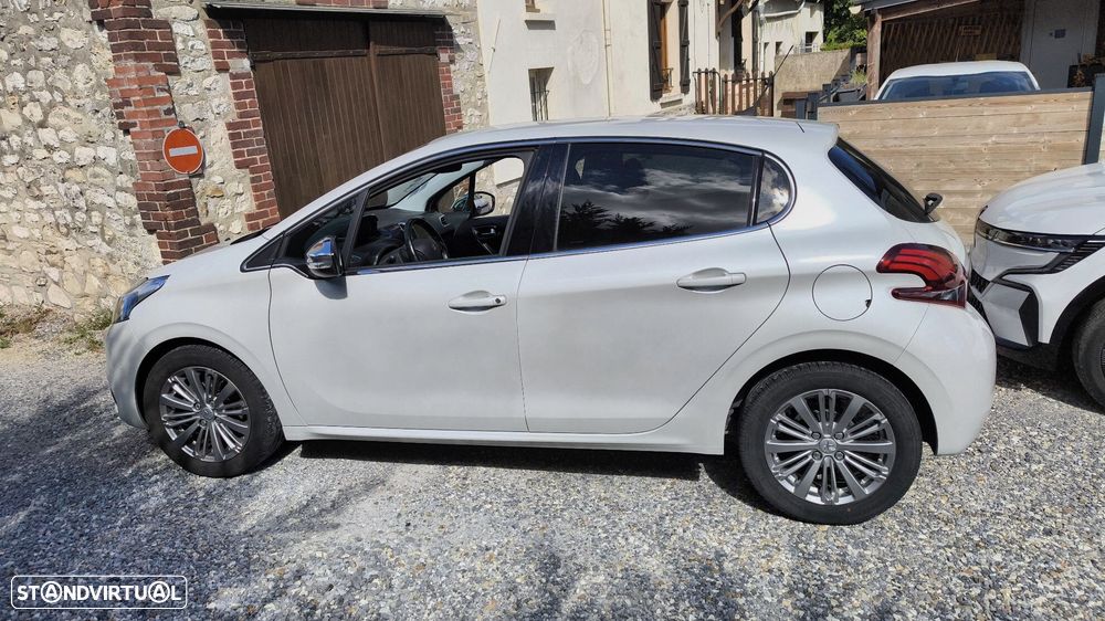 Peugeot 208 PureTech 82 Allure - 5