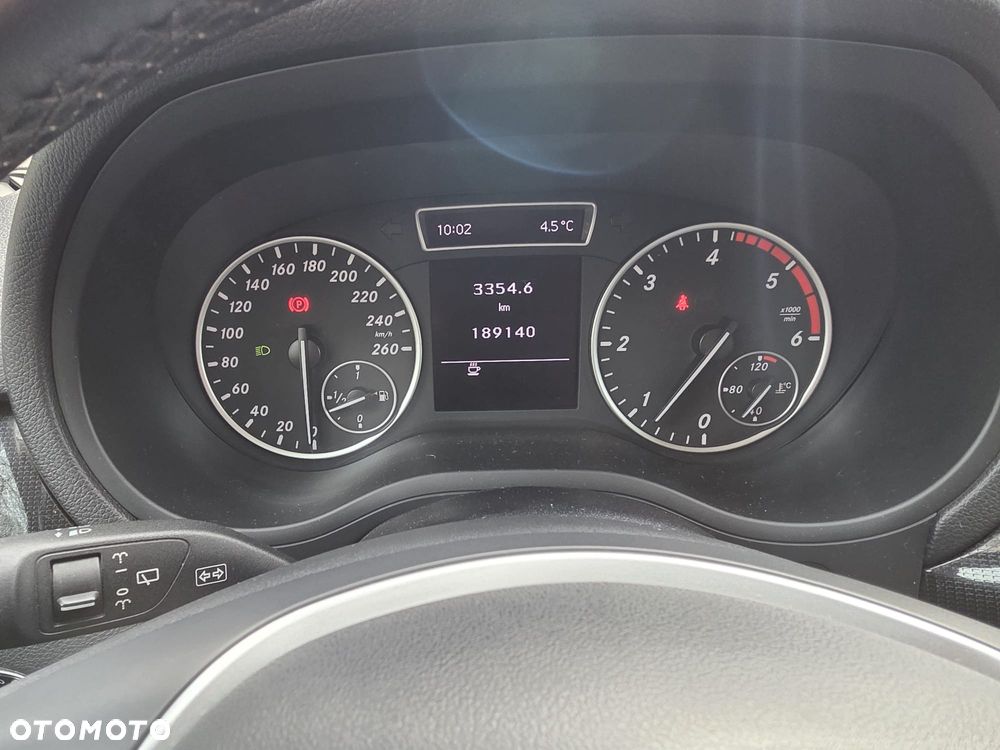 Mercedes-Benz Klasa B 180 CDI (BlueEFFICIENCY) - 9