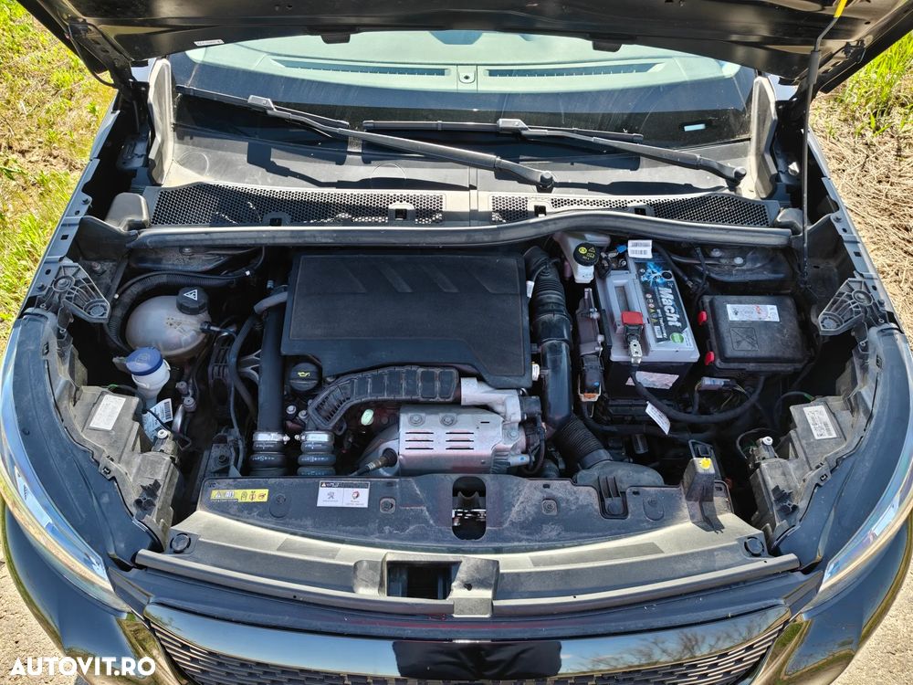 Peugeot 2008 1.2 PureTech EAT8 STT GT Pack - 16