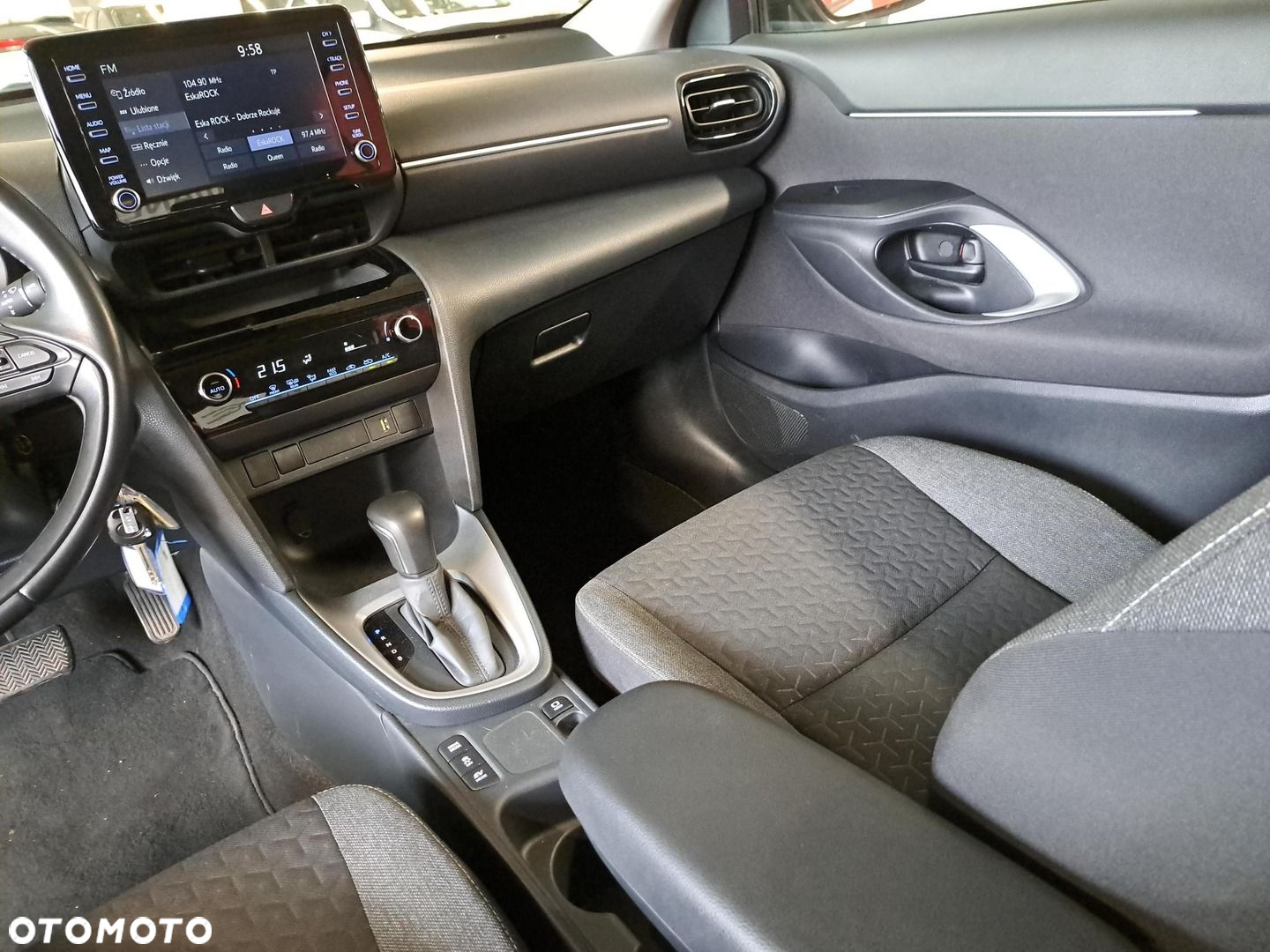 Toyota Yaris Cross - 25