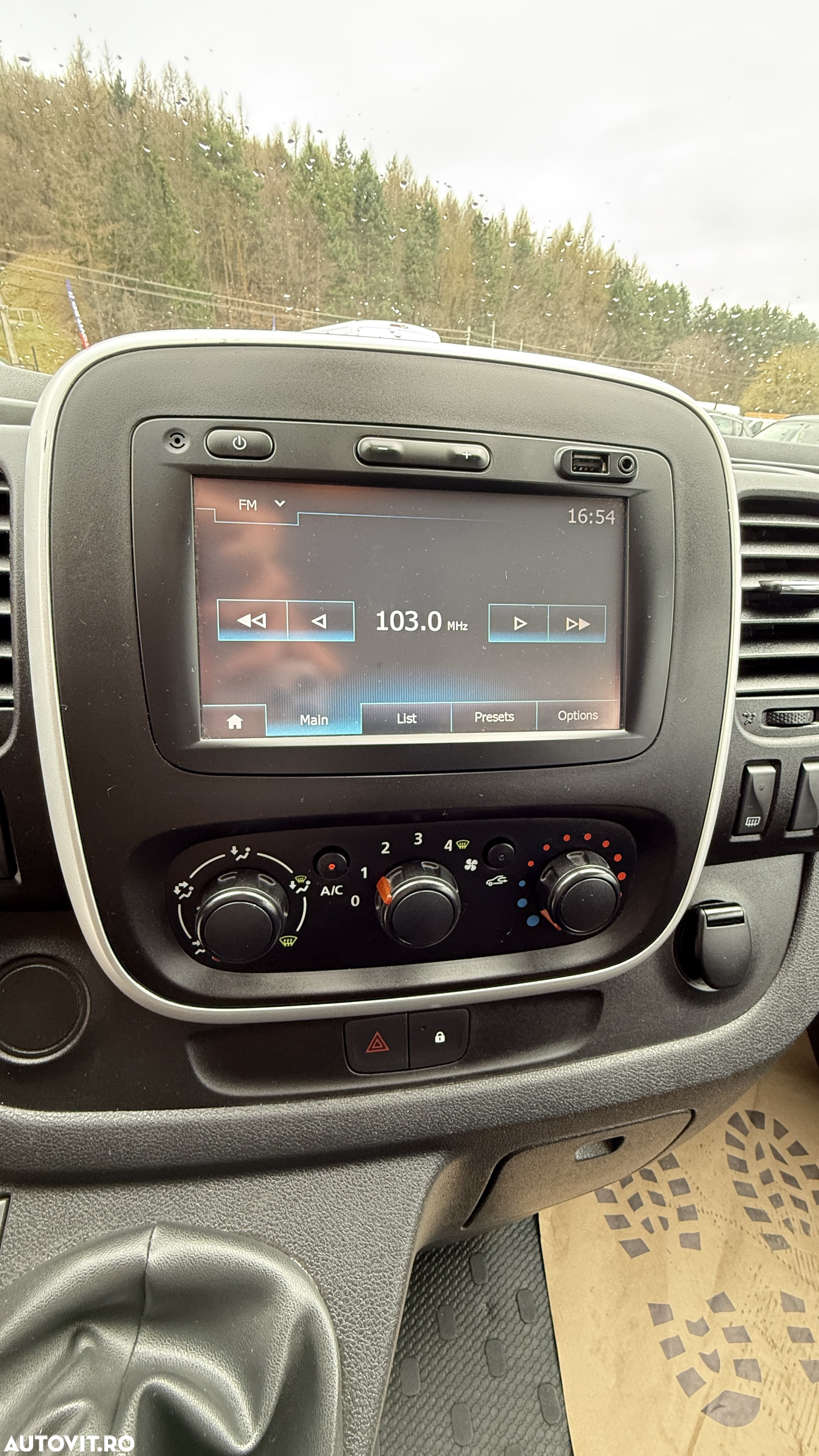 Renault Trafic ENERGY dCi 125 Grand Combi Expression - 12