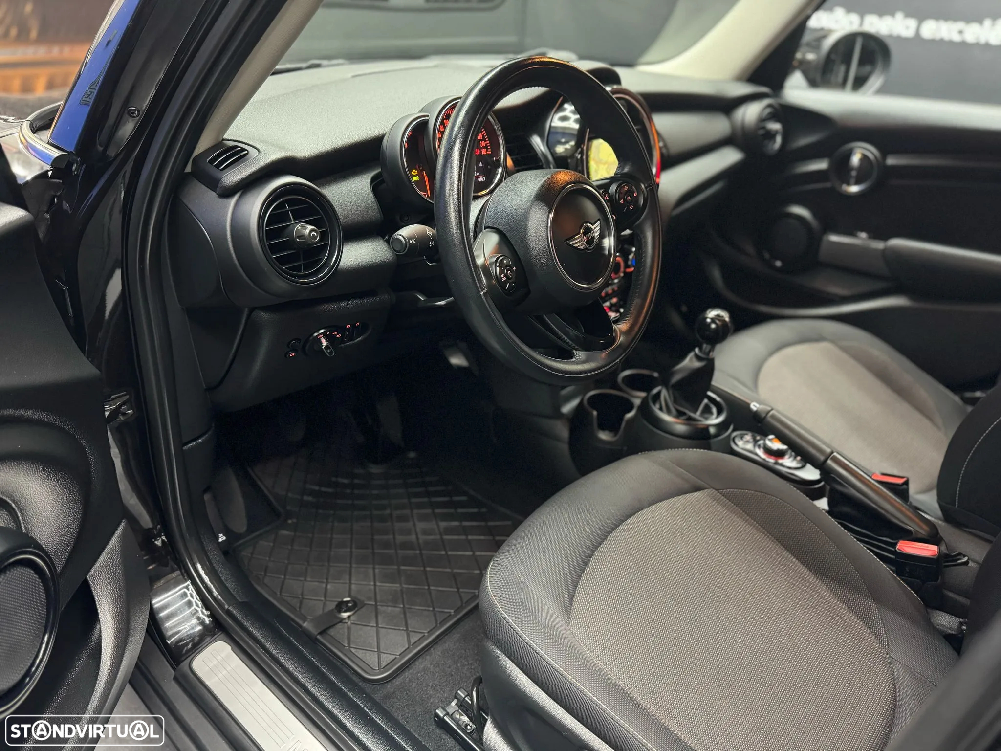 MINI 5 Portas Cooper D - 30