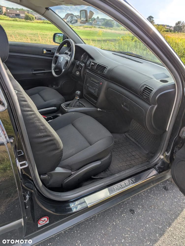 Volkswagen Passat 1.9 TDI Comfortline Family - 13
