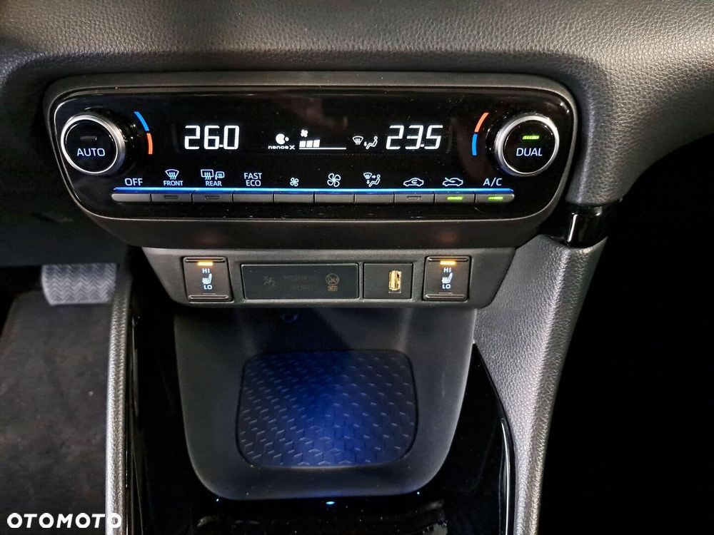 Toyota Yaris - 25