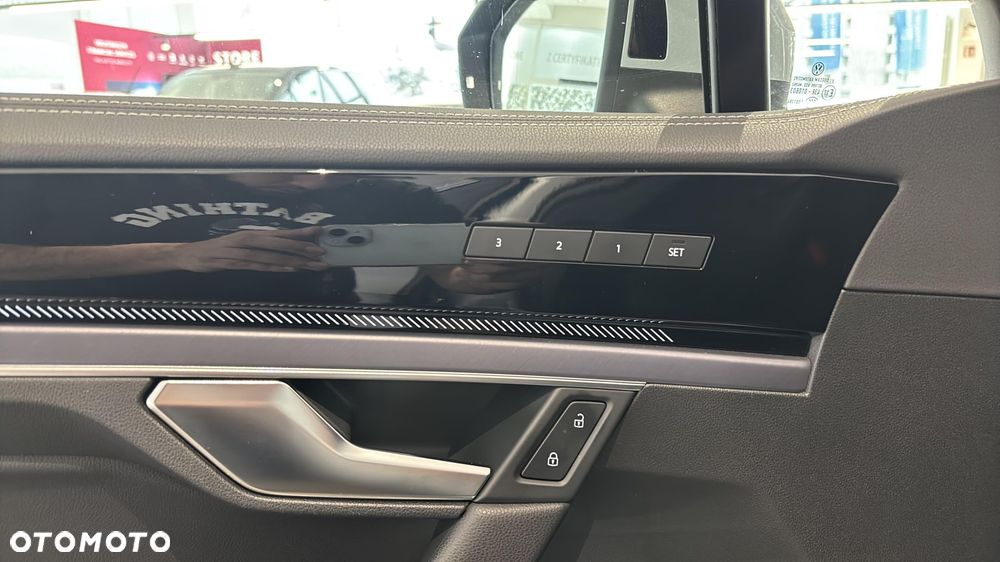 Volkswagen Touareg 3.0 V6 TDI 4Motion R-Line - 27