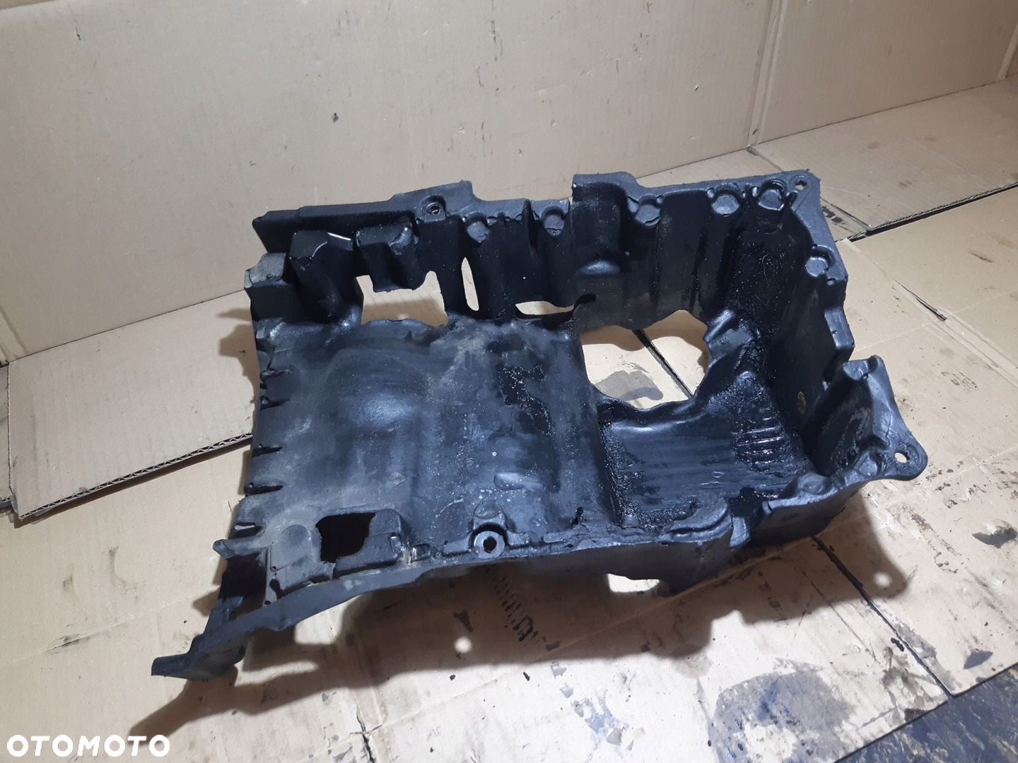 AUDI A4 B9 2.0 TDI WYGŁUSZENIE OSŁONA MISKI OLEJOWEJ 04L103660G - 4