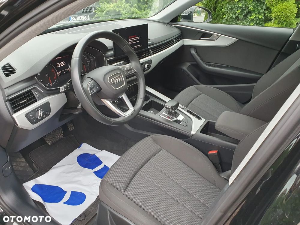 Audi A4 Limousine - 12