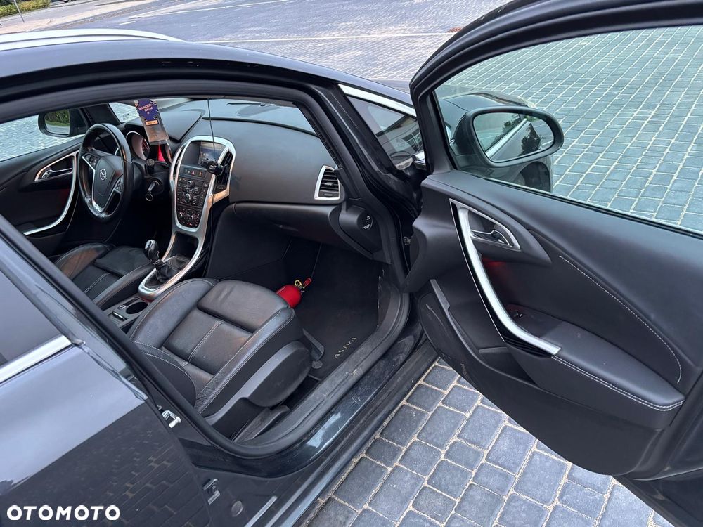 Opel Astra 2013 photo 5