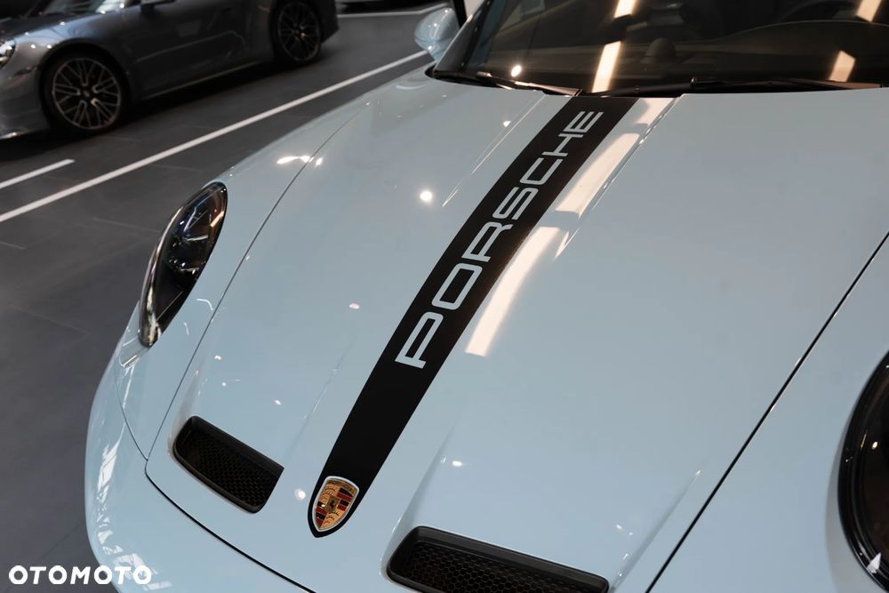 Porsche 911 GT3 Touring PDK - 36