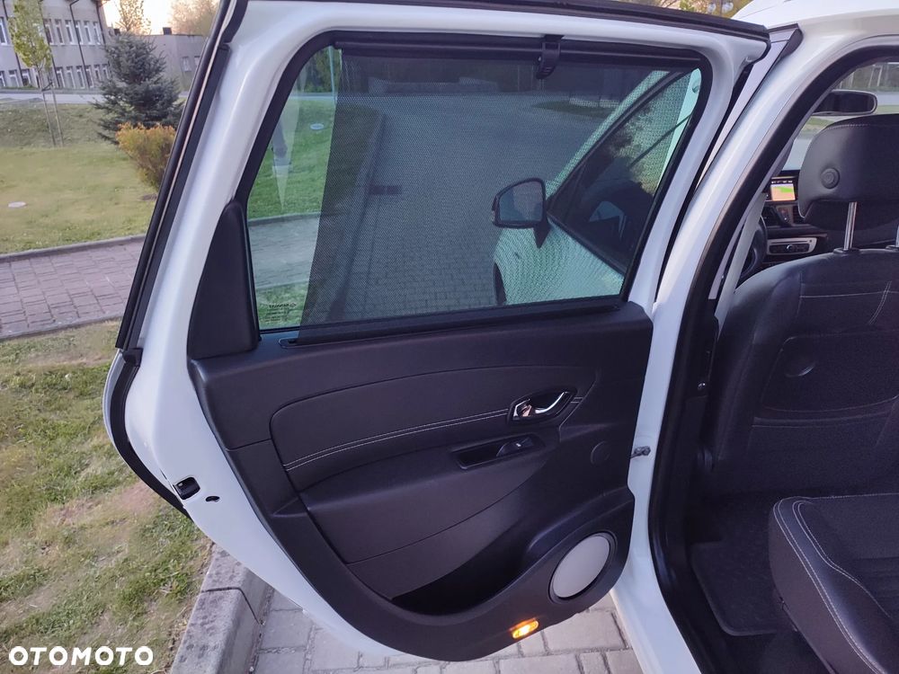 Renault Grand Scenic ENERGY TCe 130 BOSE EDITION - 16