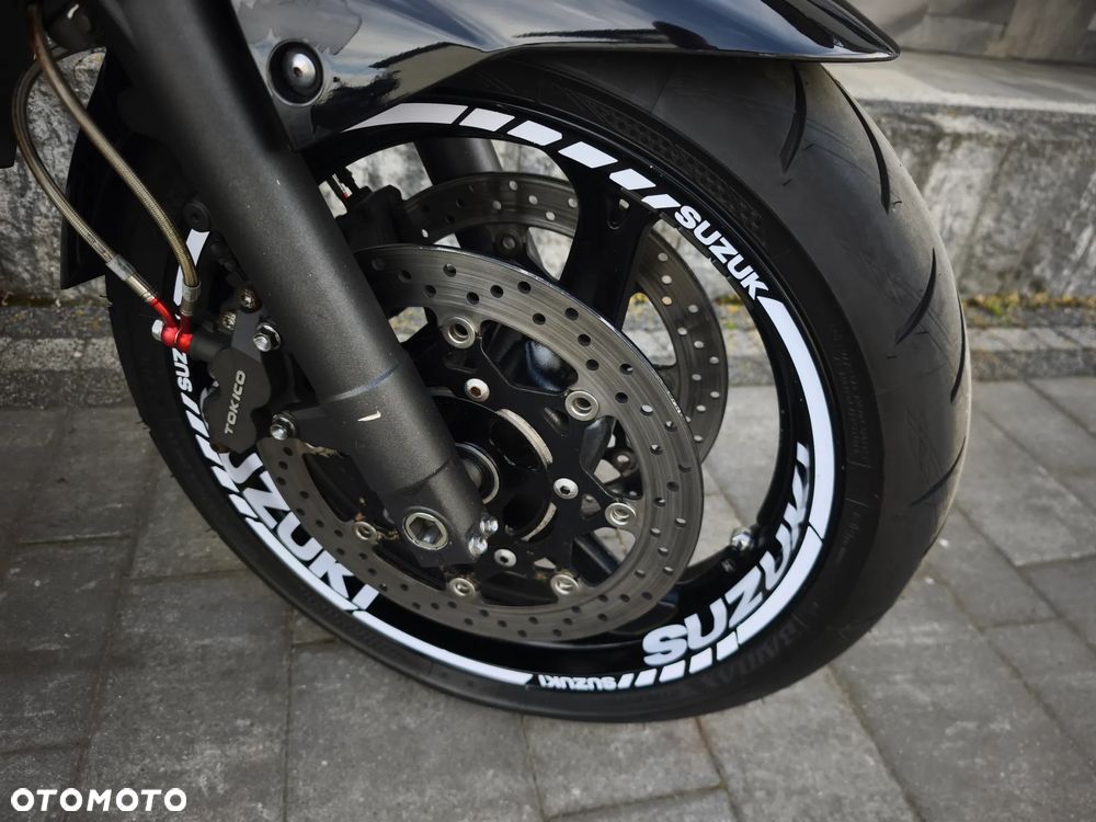 Suzuki GSR - 9