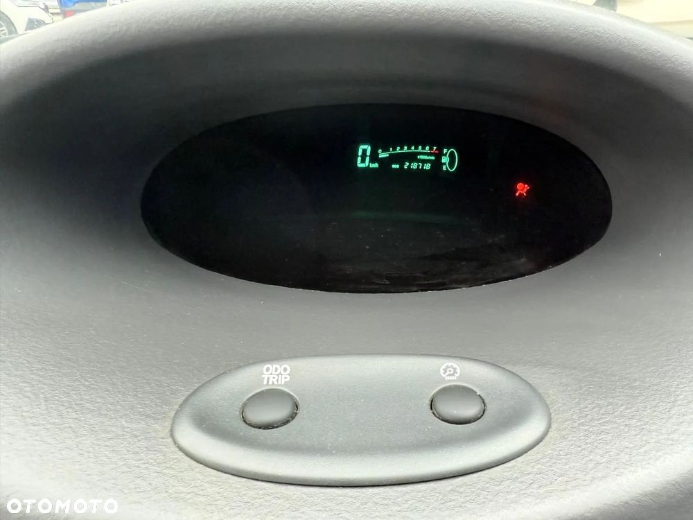 Toyota Yaris 1.0 Base - 21