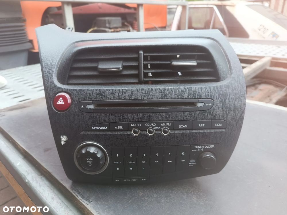 Honda Civic 8 VIII UFO radio fabryczne , sprawne , cena bez kratki nawiewu , 39100smgg016m1 - 1