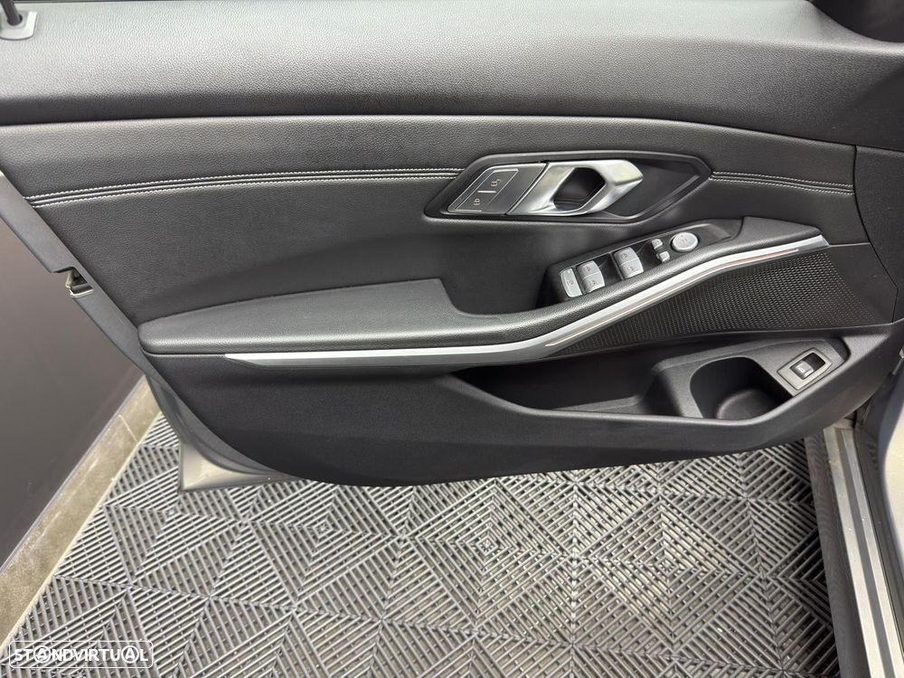 BMW 320 d xDrive Line Sport Shadow Auto - 51