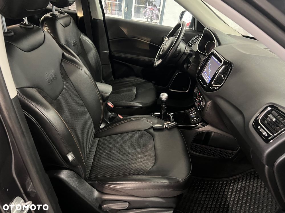 Jeep Compass 1.4 TMair Sport FWD S&S - 33