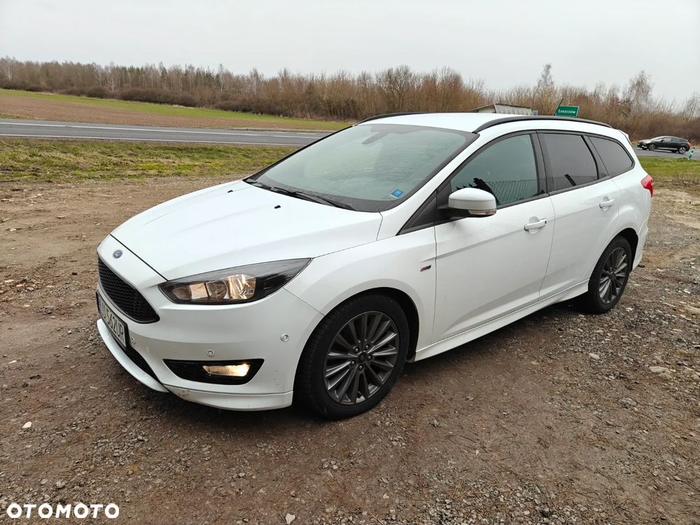 Ford Focus 1.5 EcoBoost STart-Stopp-System ST-LINE - 2