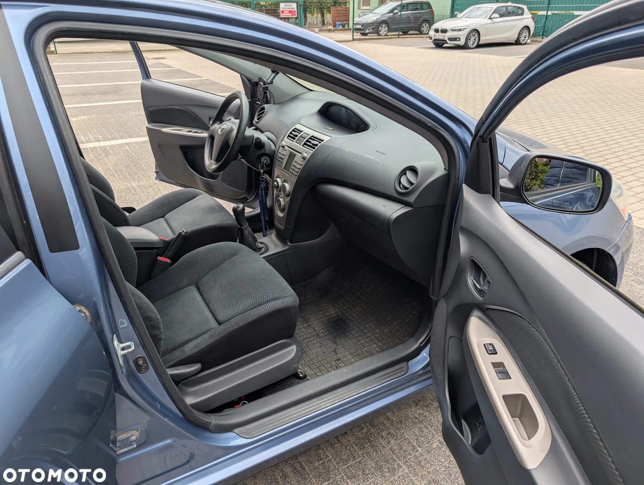 Toyota Yaris 1.5 - 7