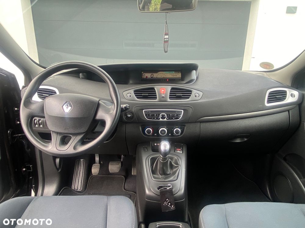 Renault Scenic 1.6 16V 110 Authentique - 25