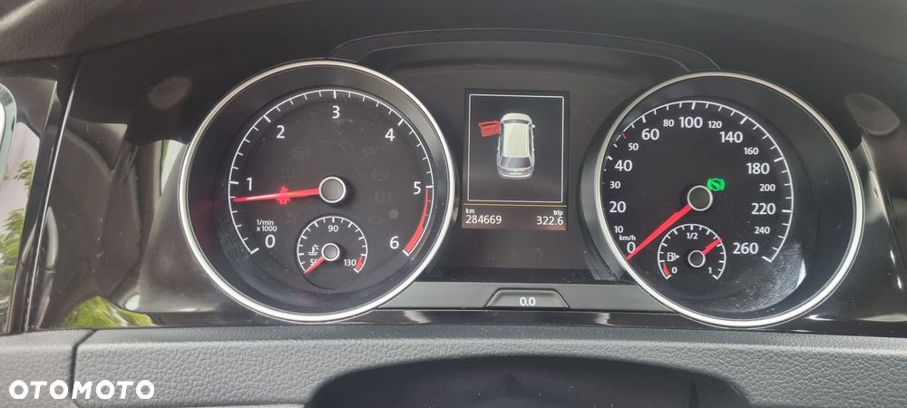 Volkswagen Golf - 10