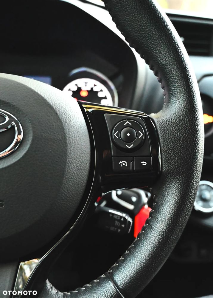 Toyota Yaris - 25