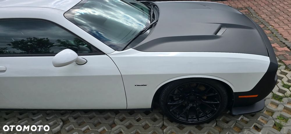 Dodge Challenger - 14