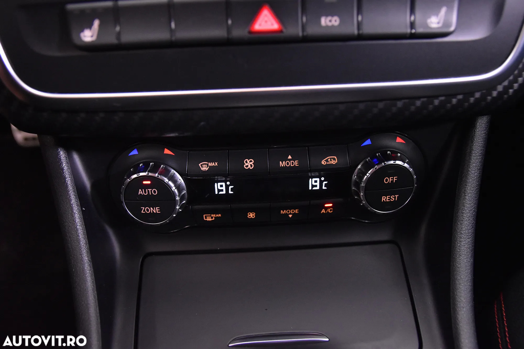 Mercedes-Benz A 180 AMG Line - 17
