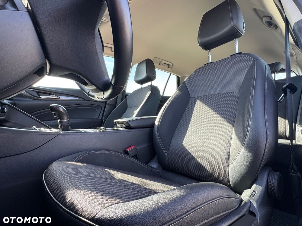 Opel Insignia - 12