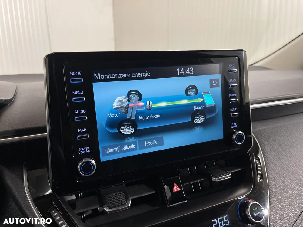 Toyota Corolla Sedan 1.8 HSD Business - 16