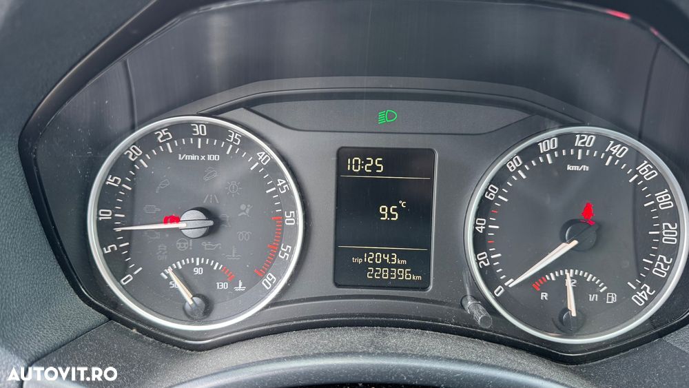 Skoda Octavia 1.6 TDI Ambiente - 11