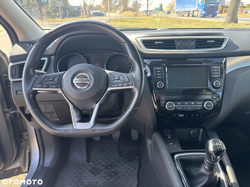 Nissan Qashqai 1.3 DIG-T N-Connecta - 17