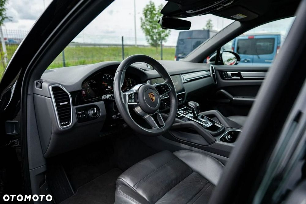Porsche Cayenne - 16