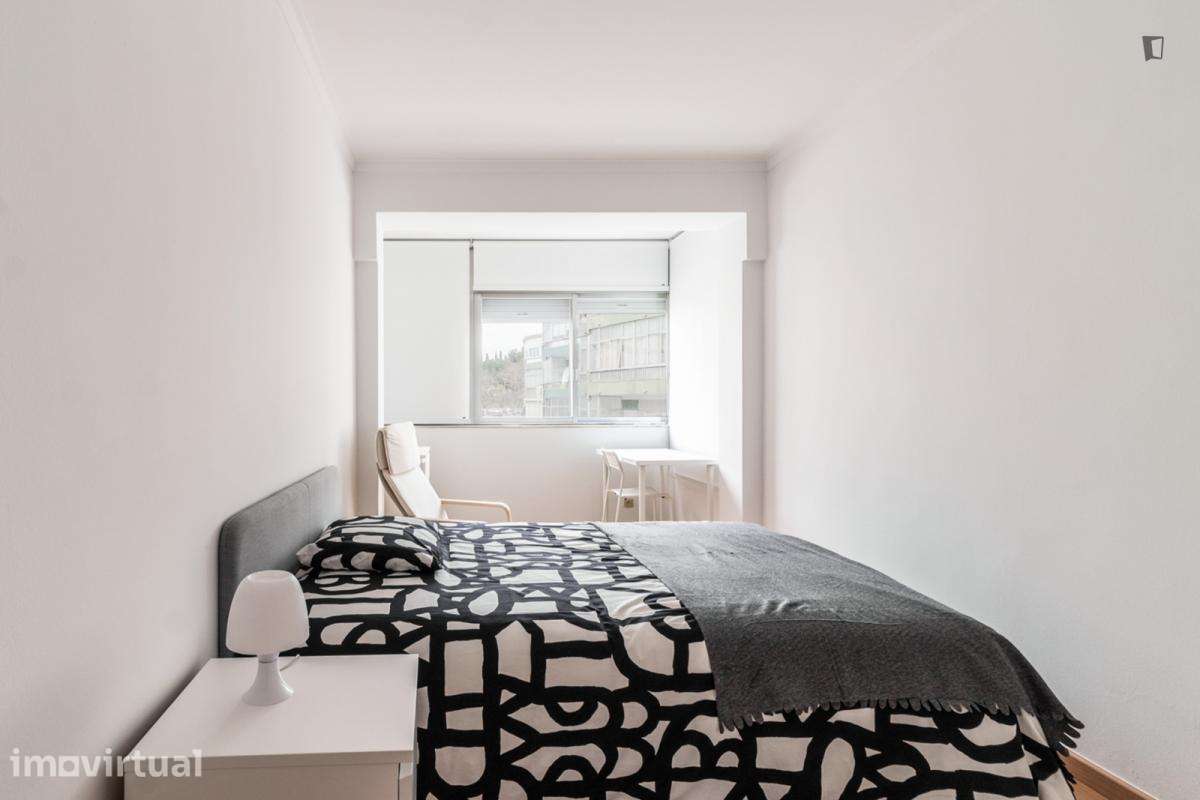 Quarto - localizado em Linda-a-Velha Lisbon - Grande imagem: 2/18