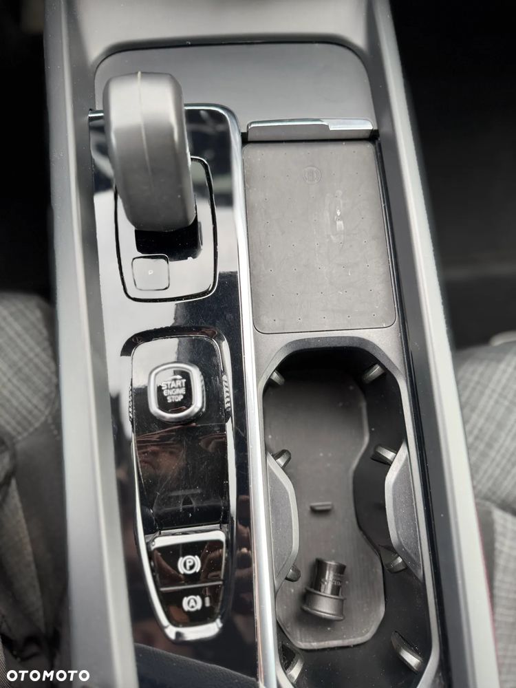 Volvo XC 60 B4 D AWD Core - 23