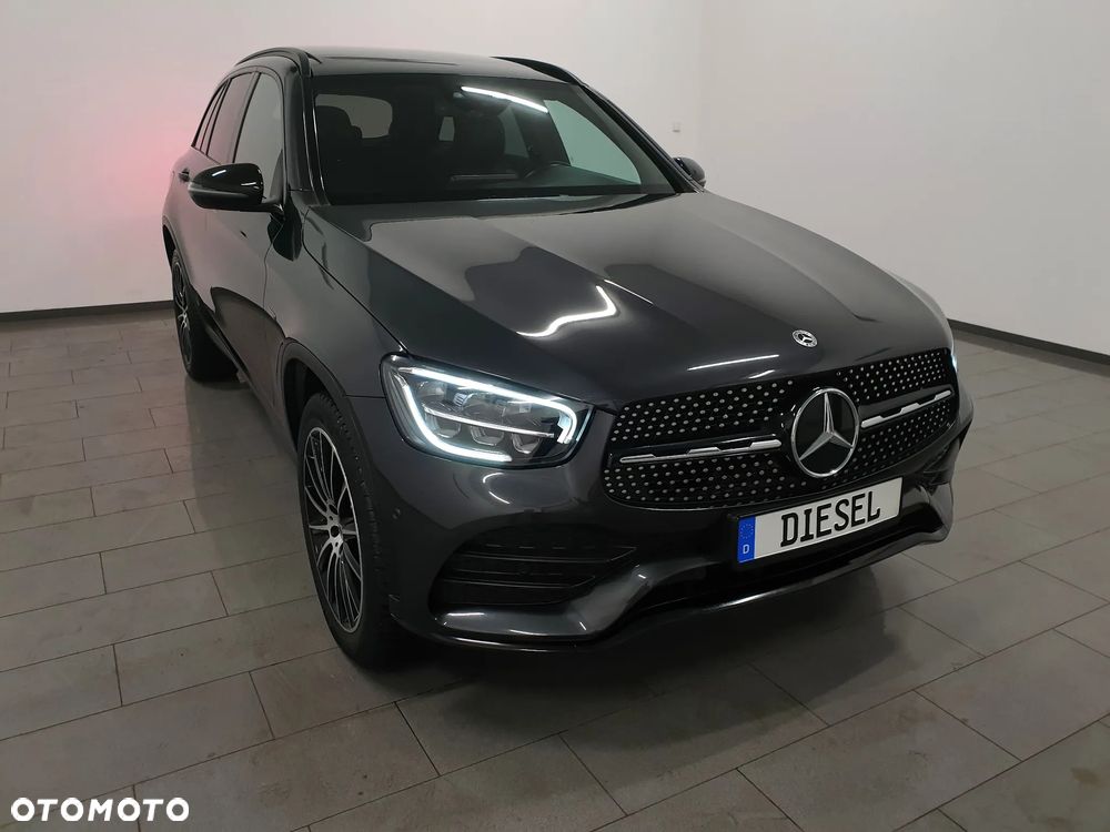 Mercedes-Benz GLC 300 de 4Matic 9G-TRONIC AMG Line Plus - 38