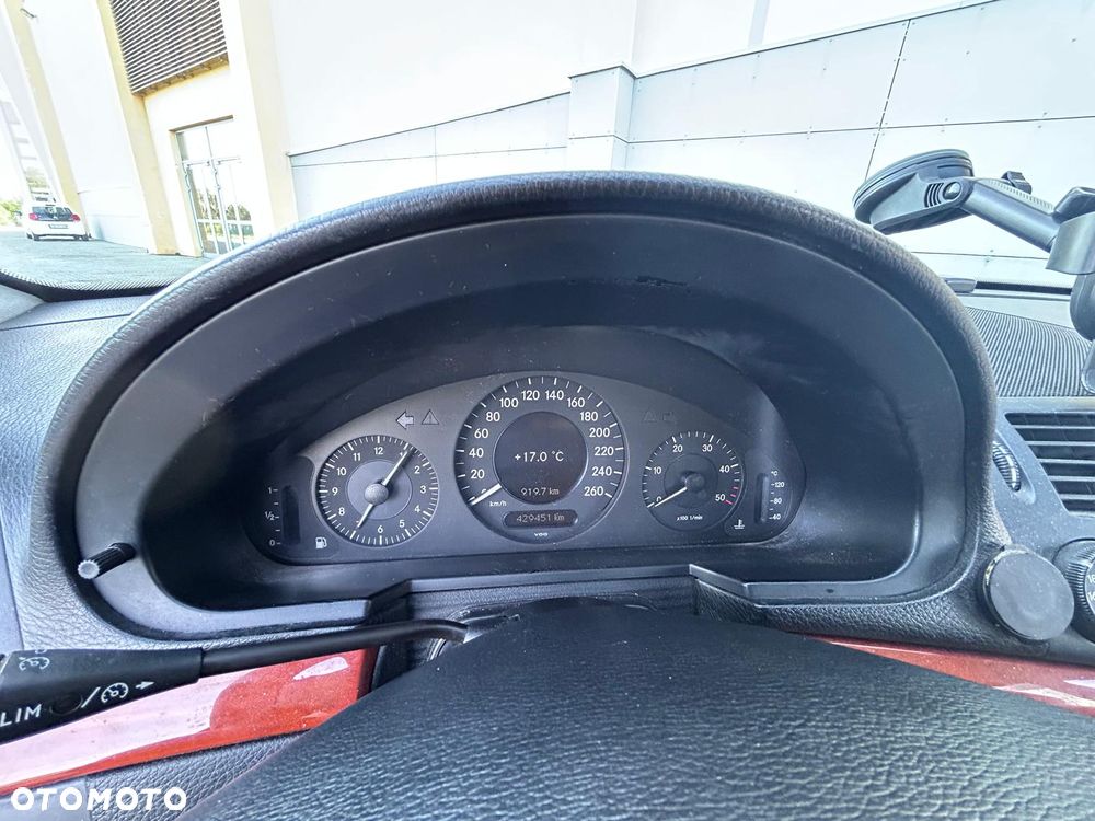 Mercedes-Benz Klasa E 220 CDI Classic - 14