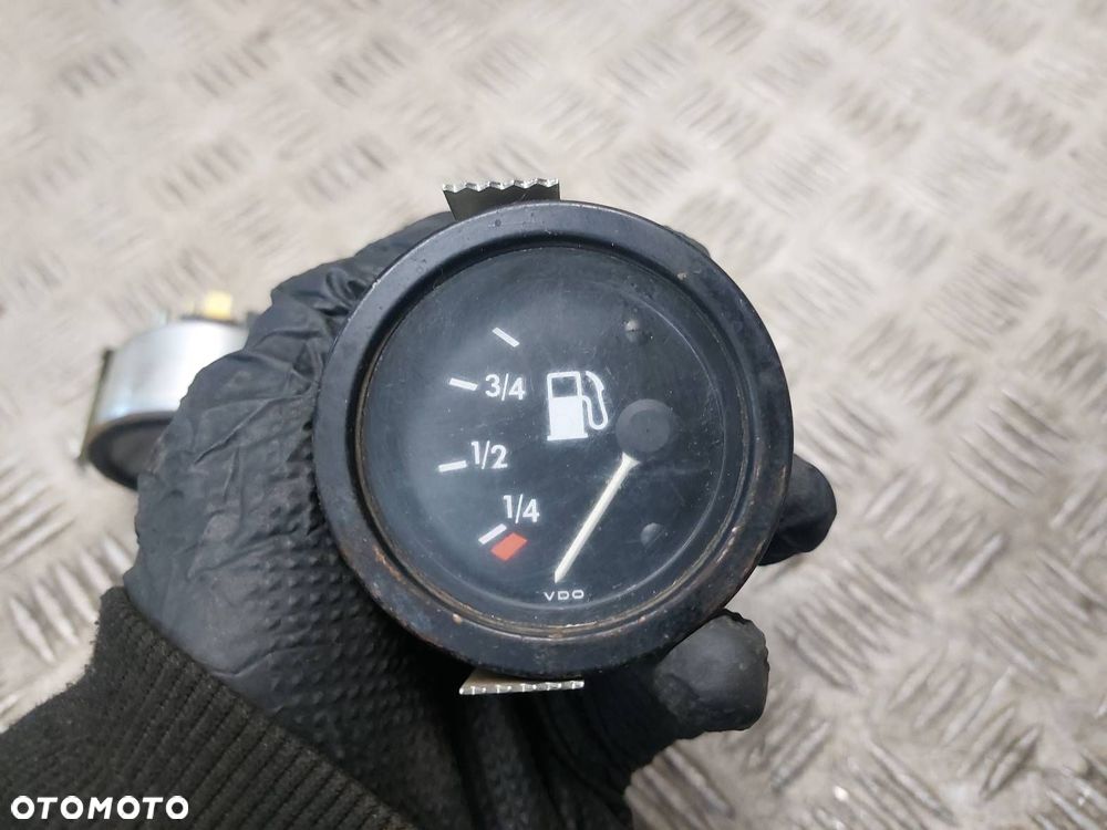 LICZNIK ZEGARY PALIWO TEMPERATURA MERCEDES-BENZ T1 KACZKA 2.4 D - 9