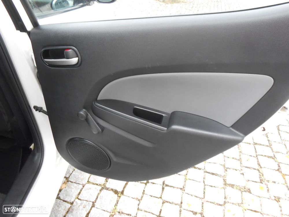 Mazda 2 1.3 MZR Comfort - 24