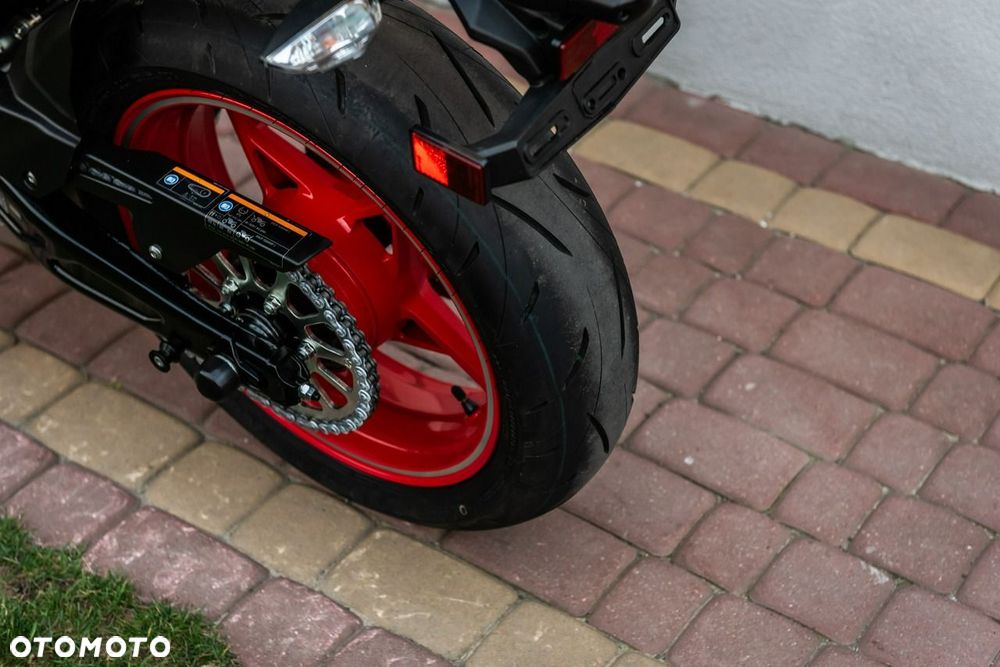 Kawasaki Z 650 - 10