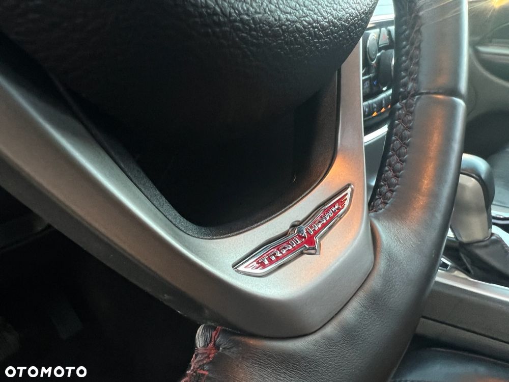 Jeep Grand Cherokee - 33