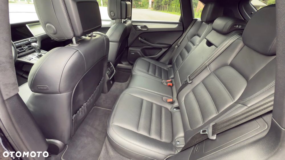 Porsche Macan Turbo - 27