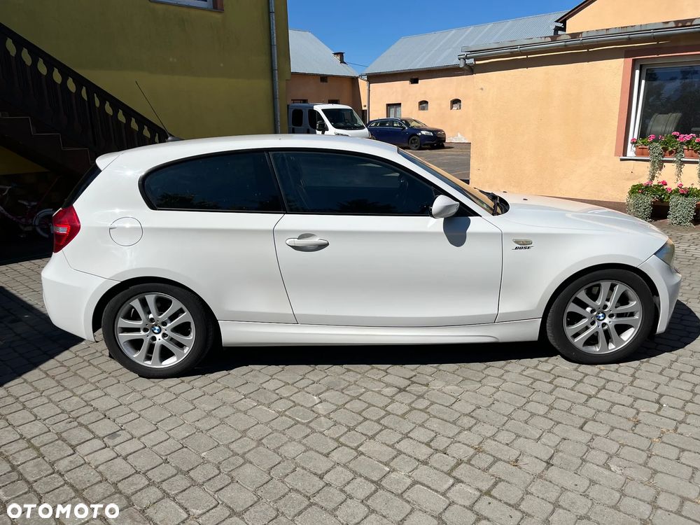 BMW Seria 1 123d DPF - 4
