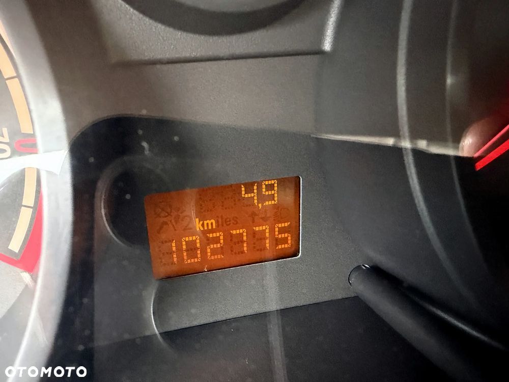 Opel Corsa 1.2 16V Essentia - 7
