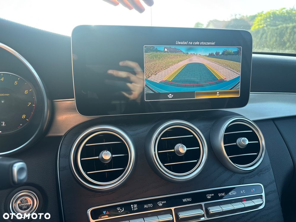 Mercedes-Benz Klasa C 300 9G-TRONIC - 25