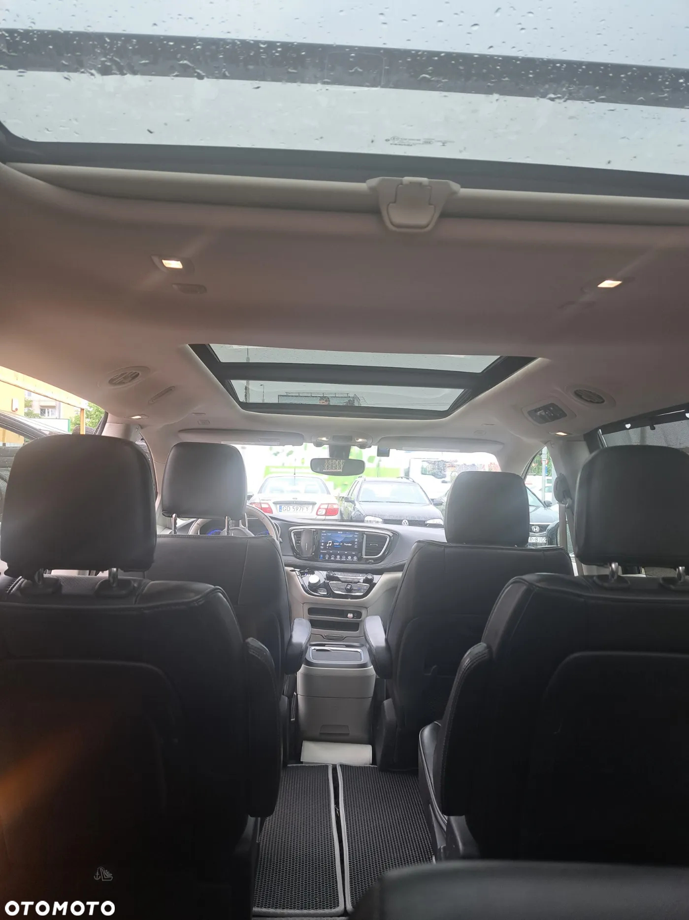 Chrysler Pacifica - 26